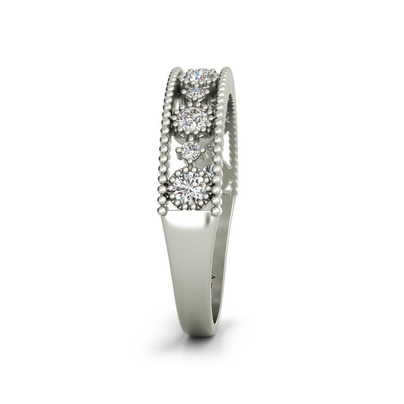 An Isolde 9kt gold wedding band in white gold.